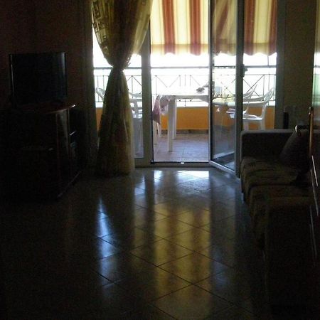 Lina'S Apartment Himarë Dış mekan fotoğraf
