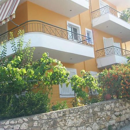 Lina'S Apartment Himarë Dış mekan fotoğraf