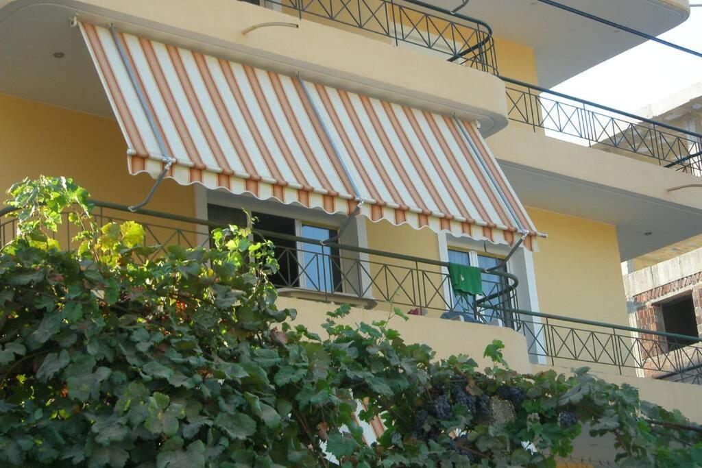 Lina'S Apartment Himarë Dış mekan fotoğraf